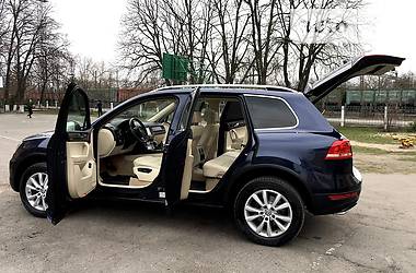 Внедорожник / Кроссовер Volkswagen Touareg 2012 в Виннице