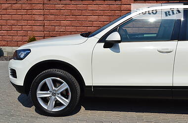 Позашляховик / Кросовер Volkswagen Touareg 2012 в 
