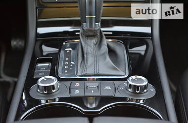 Позашляховик / Кросовер Volkswagen Touareg 2012 в 