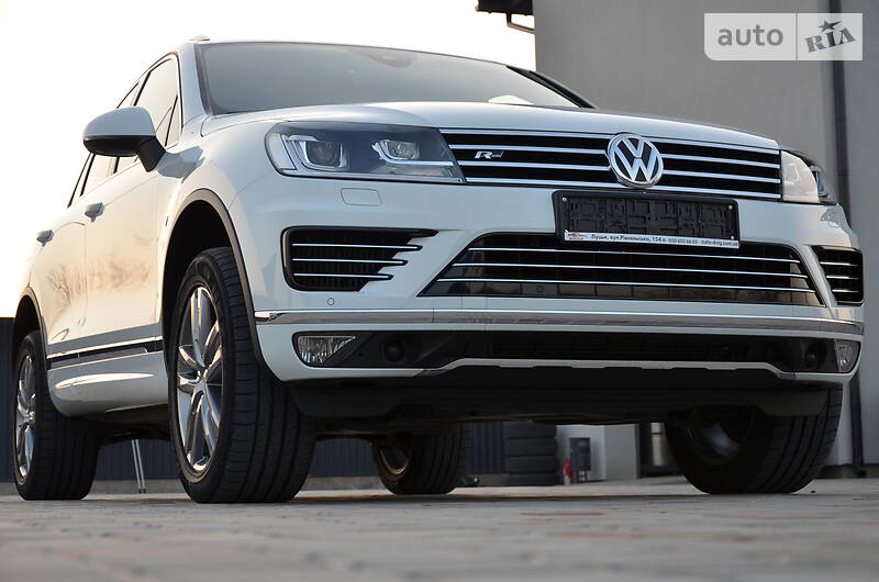 Позашляховик / Кросовер Volkswagen Touareg 2015 в Луцьку