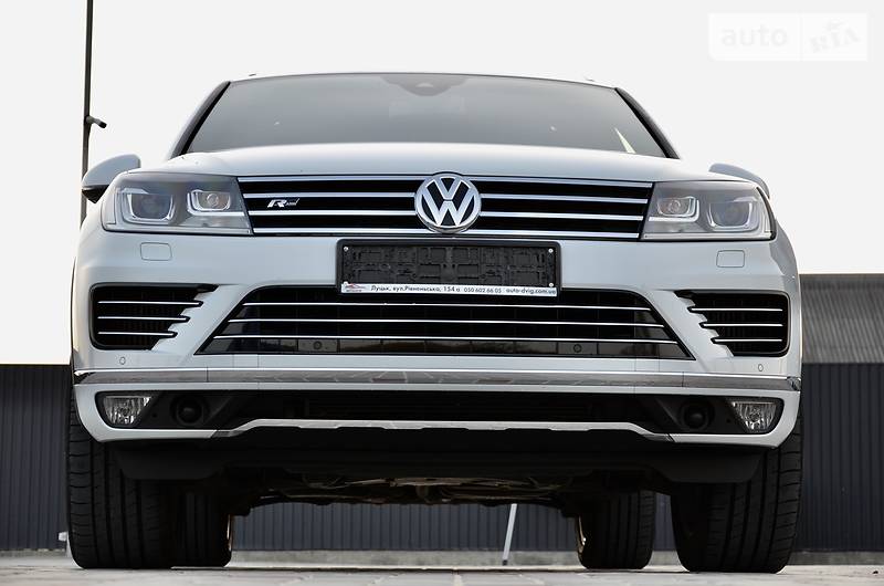 Позашляховик / Кросовер Volkswagen Touareg 2015 в Луцьку