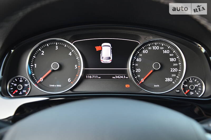 Позашляховик / Кросовер Volkswagen Touareg 2015 в Луцьку