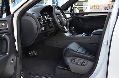 Внедорожник / Кроссовер Volkswagen Touareg 2015 в Луцке