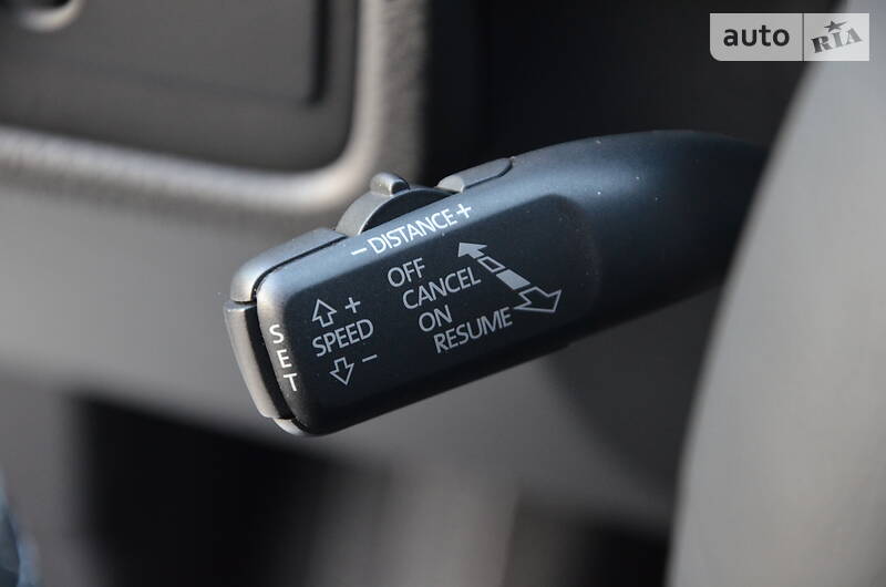 Позашляховик / Кросовер Volkswagen Touareg 2015 в Луцьку