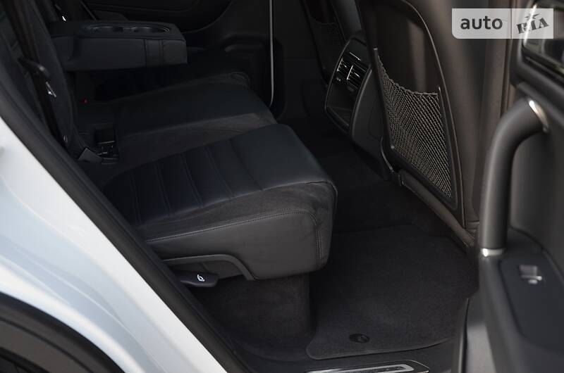 Позашляховик / Кросовер Volkswagen Touareg 2015 в Луцьку