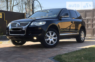 Позашляховик / Кросовер Volkswagen Touareg 2008 в 