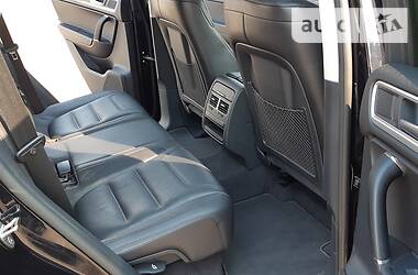 Позашляховик / Кросовер Volkswagen Touareg 2016 в 