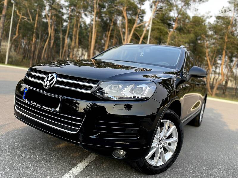 Позашляховик / Кросовер Volkswagen Touareg 2013 в Києві