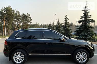 Позашляховик / Кросовер Volkswagen Touareg 2013 в 