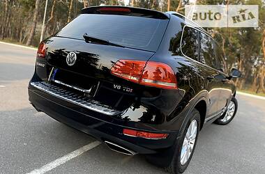 Позашляховик / Кросовер Volkswagen Touareg 2013 в 