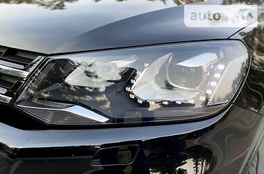 Позашляховик / Кросовер Volkswagen Touareg 2013 в 
