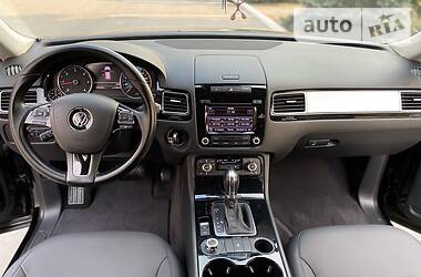 Позашляховик / Кросовер Volkswagen Touareg 2013 в 
