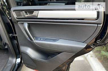 Позашляховик / Кросовер Volkswagen Touareg 2013 в 