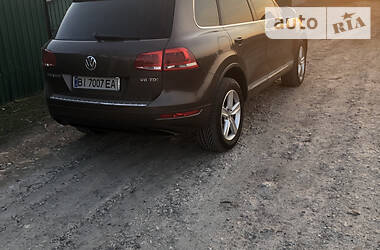 Позашляховик / Кросовер Volkswagen Touareg 2012 в 
