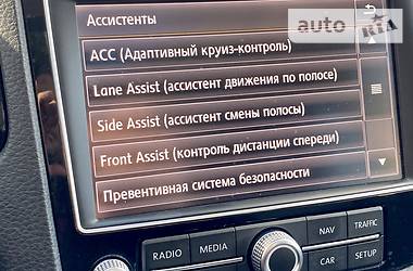 Позашляховик / Кросовер Volkswagen Touareg 2016 в 