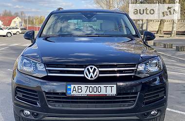 Позашляховик / Кросовер Volkswagen Touareg 2014 в 