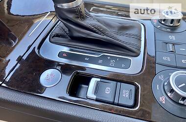 Позашляховик / Кросовер Volkswagen Touareg 2014 в 