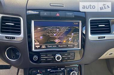 Позашляховик / Кросовер Volkswagen Touareg 2014 в 