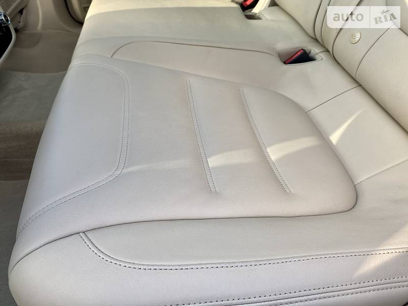 Внедорожник / Кроссовер Volkswagen Touareg 2014 в Виннице