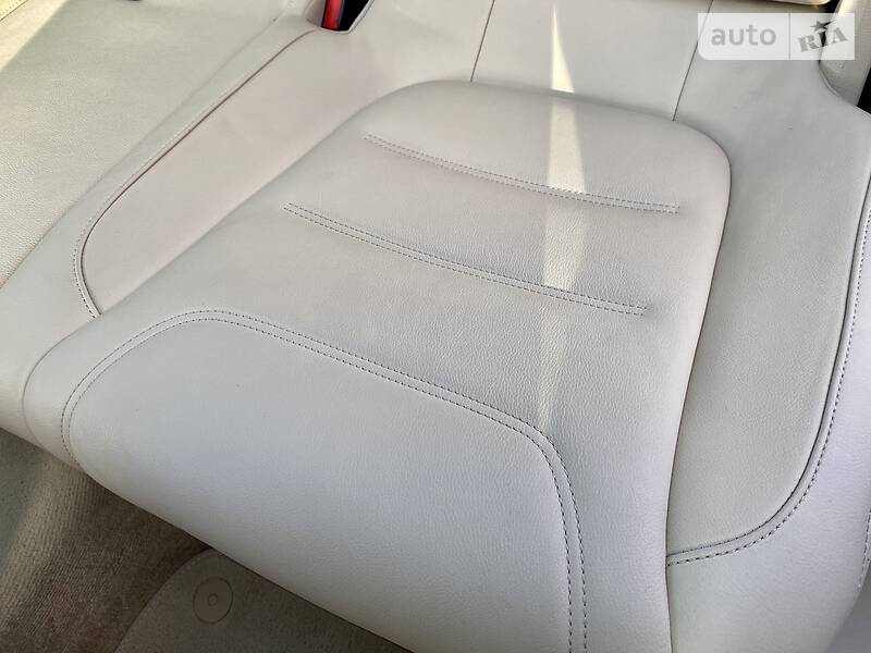 Внедорожник / Кроссовер Volkswagen Touareg 2014 в Виннице