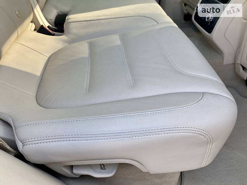 Внедорожник / Кроссовер Volkswagen Touareg 2014 в Виннице