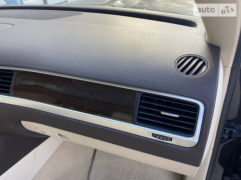 Внедорожник / Кроссовер Volkswagen Touareg 2014 в Виннице