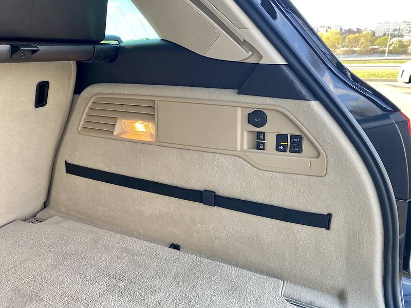 Внедорожник / Кроссовер Volkswagen Touareg 2014 в Виннице