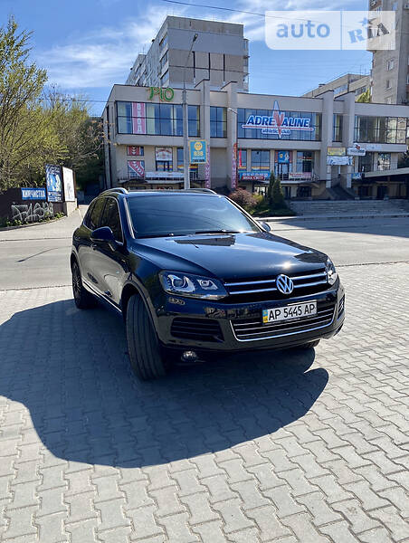 Позашляховик / Кросовер Volkswagen Touareg 2013 в Запоріжжі