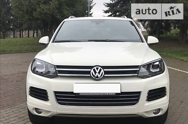Позашляховик / Кросовер Volkswagen Touareg 2011 в 