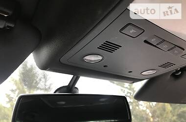 Позашляховик / Кросовер Volkswagen Touareg 2011 в 