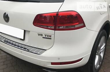 Позашляховик / Кросовер Volkswagen Touareg 2011 в 