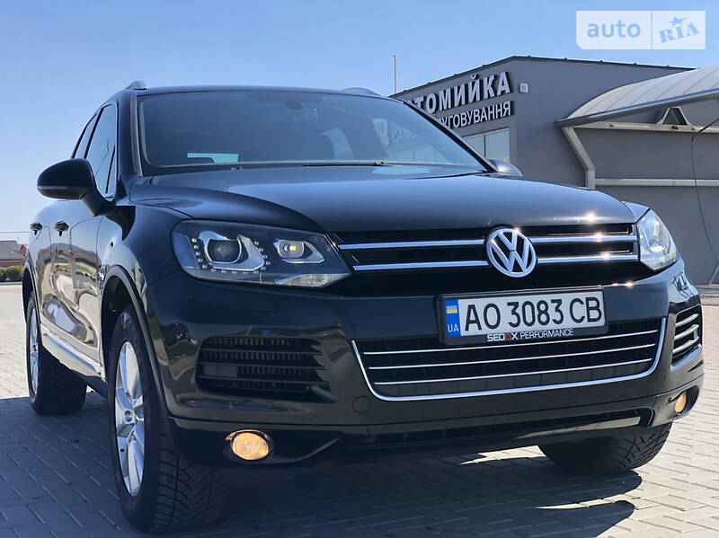 Позашляховик / Кросовер Volkswagen Touareg 2012 в Хусті
