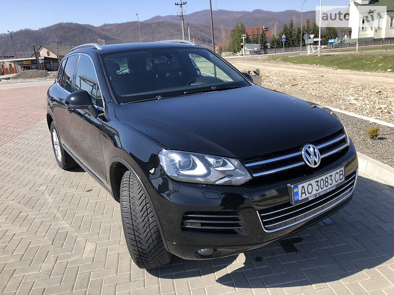 Позашляховик / Кросовер Volkswagen Touareg 2012 в Хусті