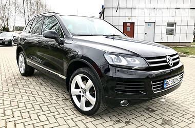 Позашляховик / Кросовер Volkswagen Touareg 2011 в 