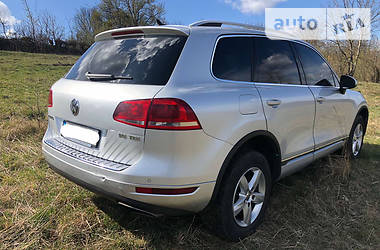 Позашляховик / Кросовер Volkswagen Touareg 2011 в 
