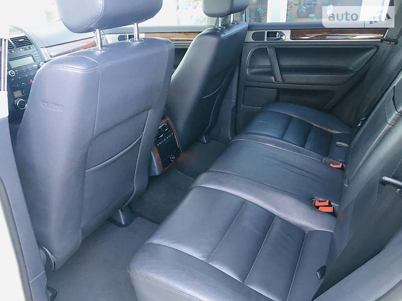 Позашляховик / Кросовер Volkswagen Touareg 2008 в Новомосковську