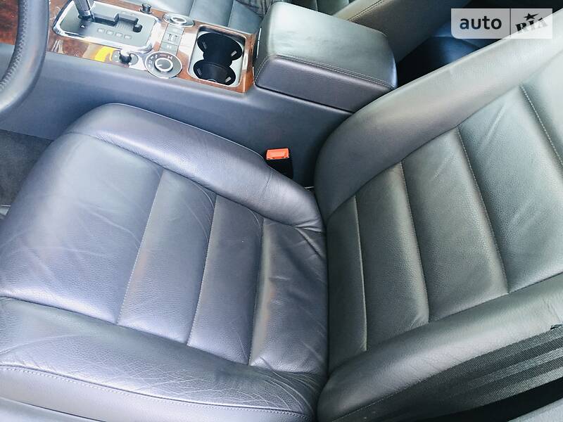 Позашляховик / Кросовер Volkswagen Touareg 2008 в Новомосковську