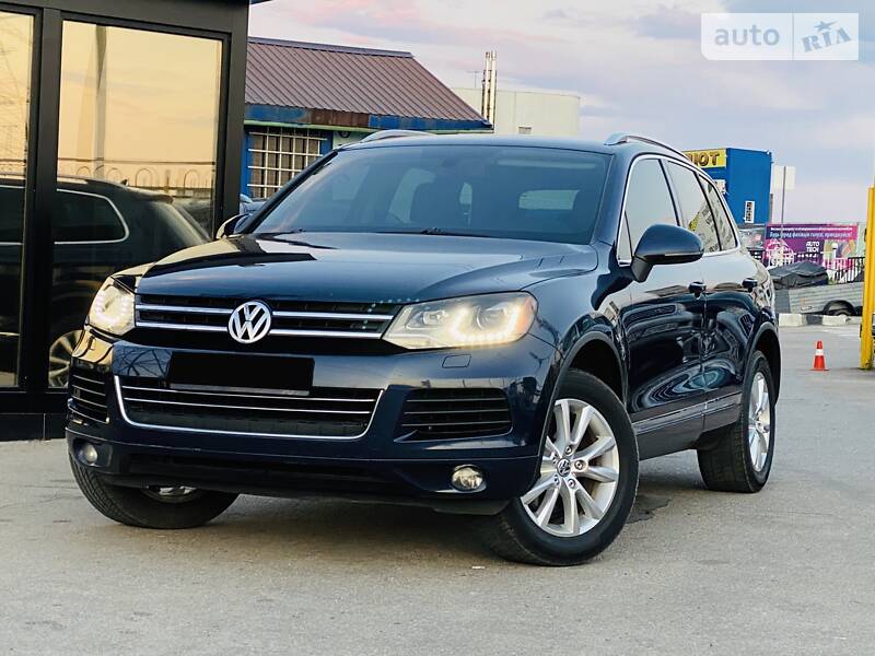 Позашляховик / Кросовер Volkswagen Touareg 2012 в 