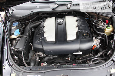 Позашляховик / Кросовер Volkswagen Touareg 2007 в 