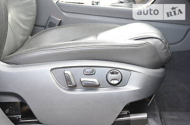 Позашляховик / Кросовер Volkswagen Touareg 2011 в 