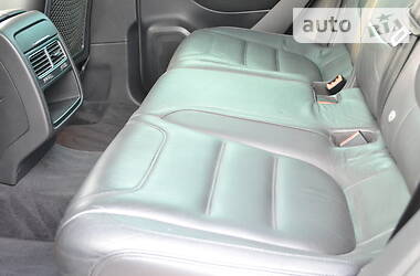 Позашляховик / Кросовер Volkswagen Touareg 2011 в 