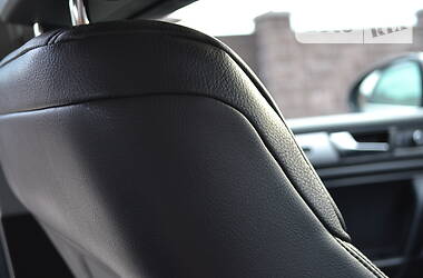 Позашляховик / Кросовер Volkswagen Touareg 2011 в 
