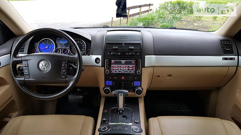 Позашляховик / Кросовер Volkswagen Touareg 2009 в Полтаві