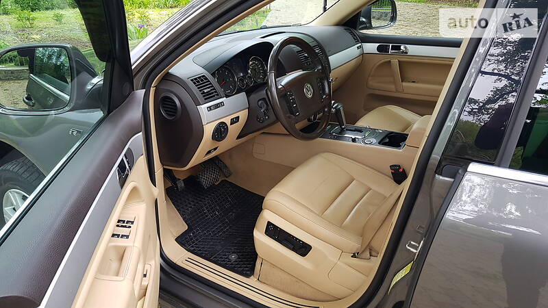 Позашляховик / Кросовер Volkswagen Touareg 2009 в Полтаві