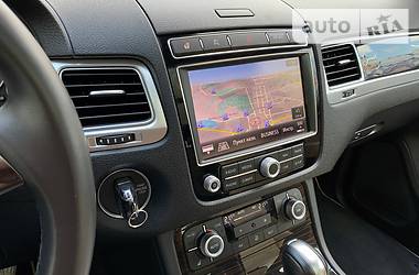 Позашляховик / Кросовер Volkswagen Touareg 2016 в 