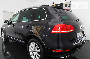 Позашляховик / Кросовер Volkswagen Touareg 2010 в 