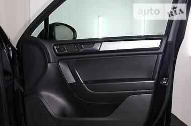 Позашляховик / Кросовер Volkswagen Touareg 2010 в 