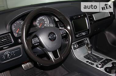 Позашляховик / Кросовер Volkswagen Touareg 2010 в 