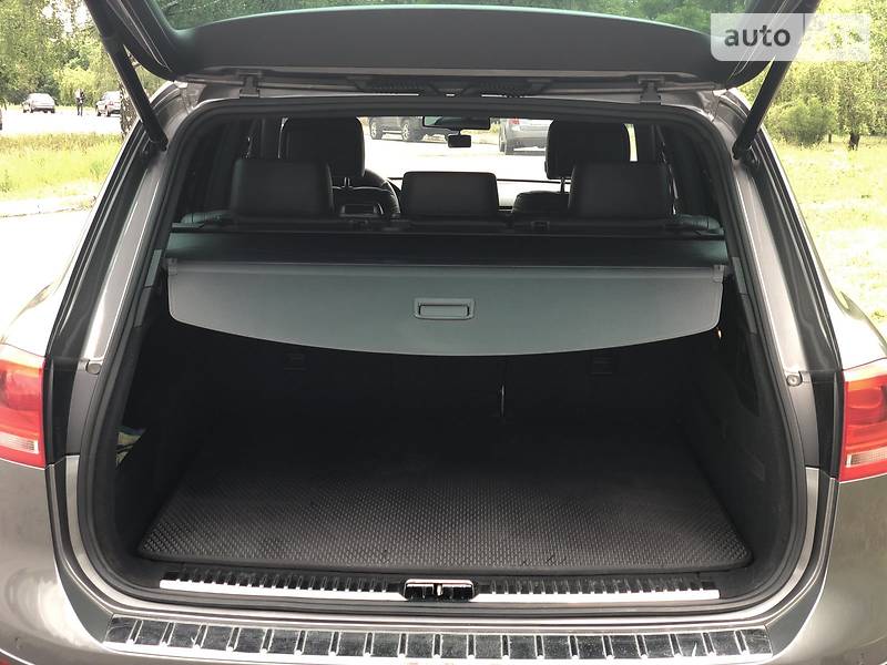 Позашляховик / Кросовер Volkswagen Touareg 2013 в Запоріжжі
