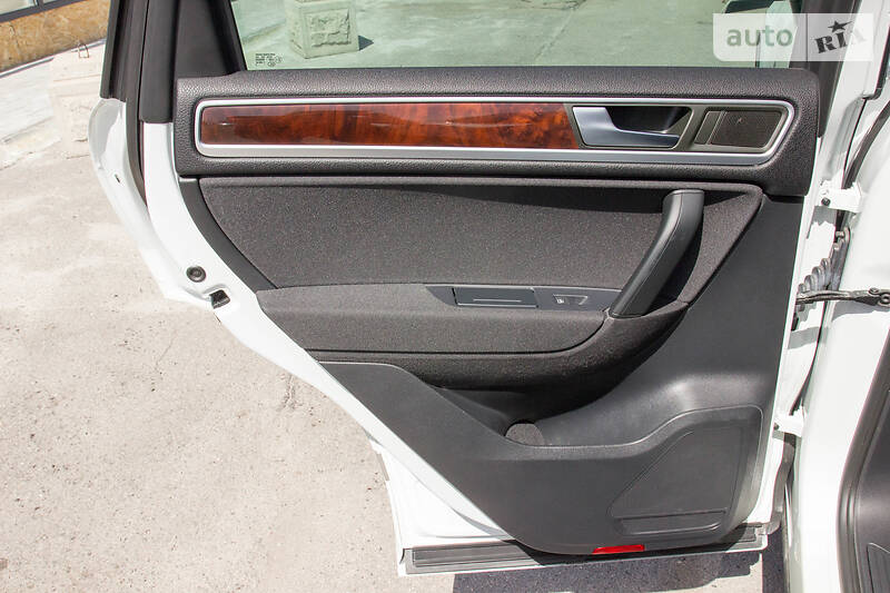 Позашляховик / Кросовер Volkswagen Touareg 2012 в Запоріжжі фото 13 Позашляховик / Кросовер Volkswagen Touareg 2012 в Запоріжжі